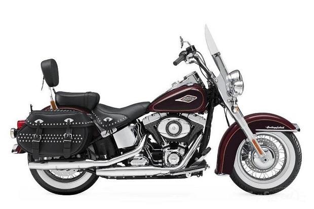 بررسی موتورسیکلت هارلی دیویدسون Heritage Softail Classic